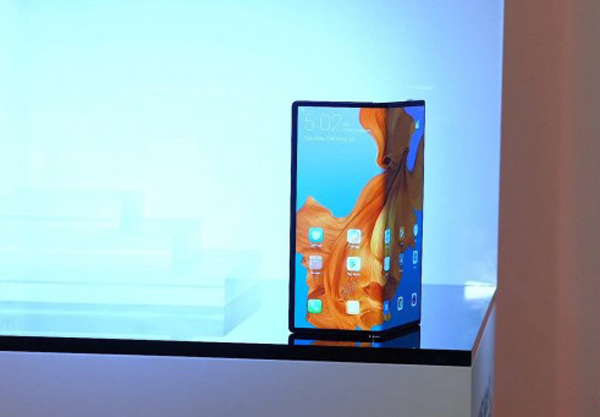 麒麟980加持折叠屏 华为Mate X真机曝光