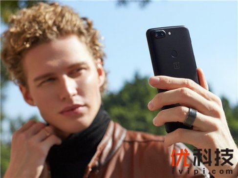 最强国产全面屏旗舰机 一加手机5T熔岩红&星辰黑图赏