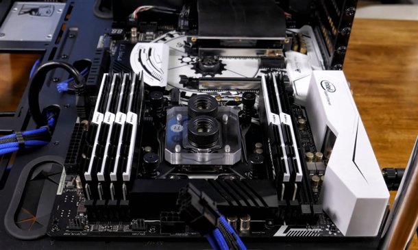 4/8/16/32GB 玩游戏多少内存才够用？实测大吃一惊