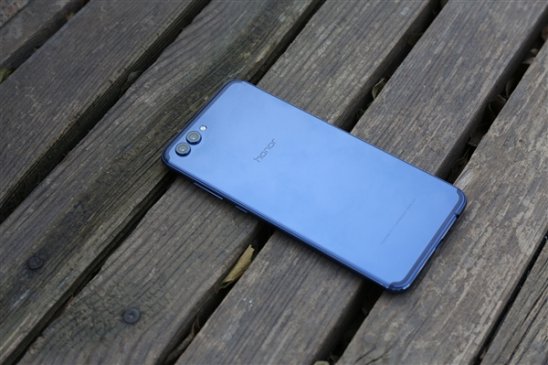 5.65寸全面屏+麒麟八核！荣耀9青春版亮相