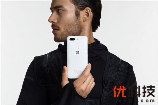 熊猫配色稀有程度十足 一加5T星战版图赏