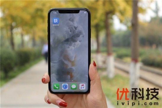 iPhone X为何没有下巴？看完明白了