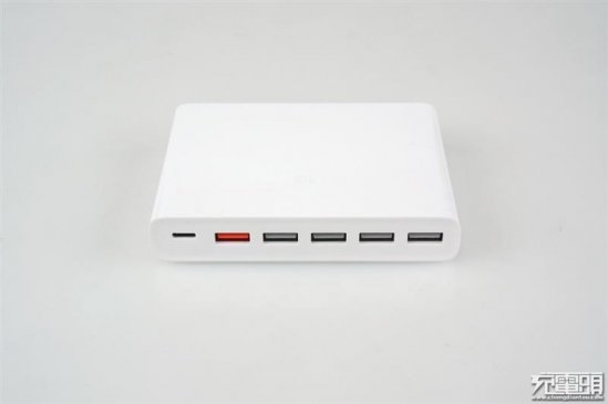 小米USB充电器60W快充版拆解：实用性大增