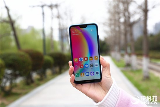 iPhone X侧目！华为nova 3e开箱图赏