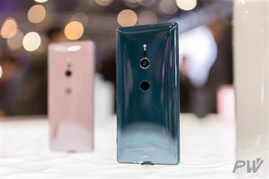 一夜之间玻璃机身代替金属成了旗舰手机标配 这是怎么回事？