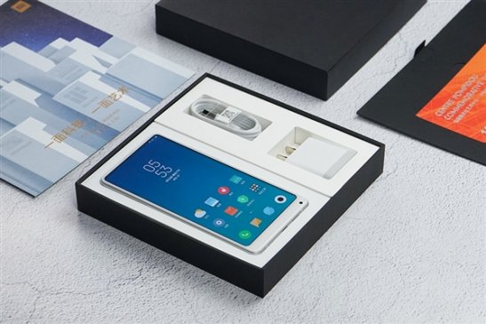 8G+256G卖3999元 小米MIX 2S欣赏