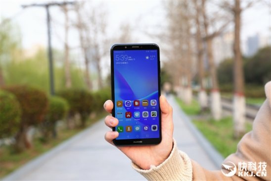 华为畅享8开箱图赏：2.5D弧面玻璃+5.99英寸全面屏