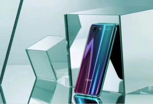 2599元买吗？荣耀10首卖：麒麟970水桶机