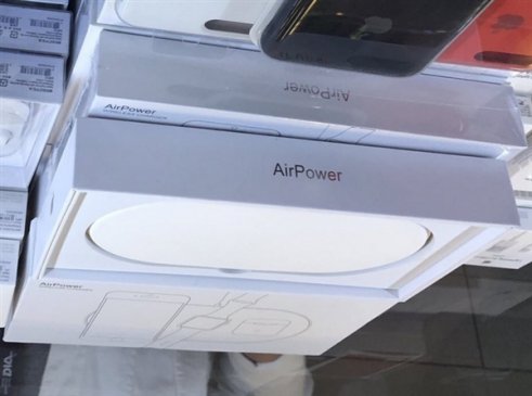 苹果无线充电底座抢先官方偷偷开卖：真相是假货