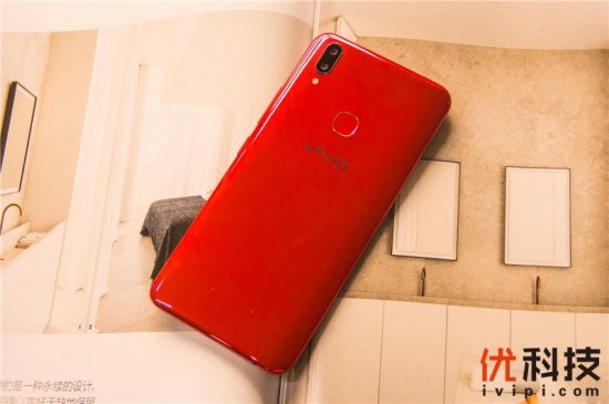 vivo Z1外观和细节赏析：处处透露出超高的性价比！