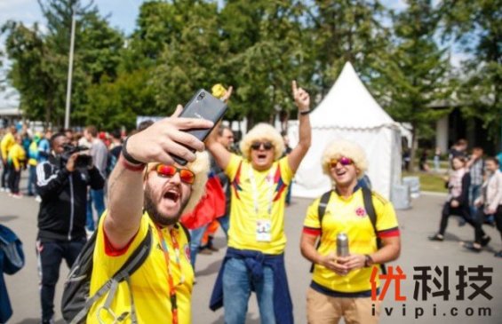 vivo NEX吸引世界球迷体验，未来科技走红莫斯科街头