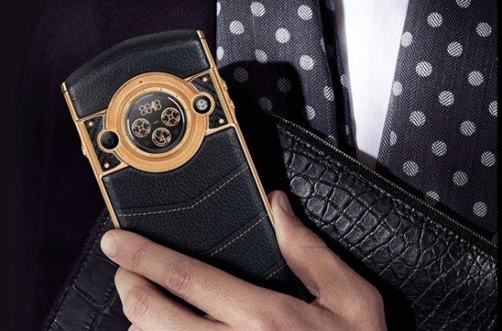 8848 M5钛金手机入网：背部一块小屏幕