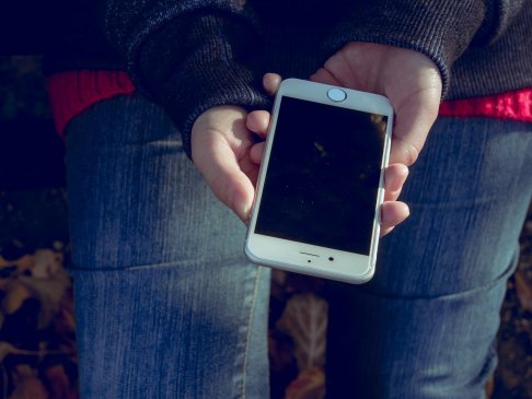 苹果边框操作技术专利曝光 未来新机防水功能将大增