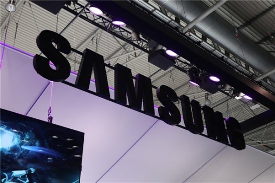 三星双屏手机专利公开：正面几乎0下巴、用后摄自拍