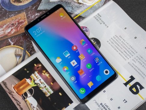 5500mAh“充电宝级”大电量 小米Max 3开箱