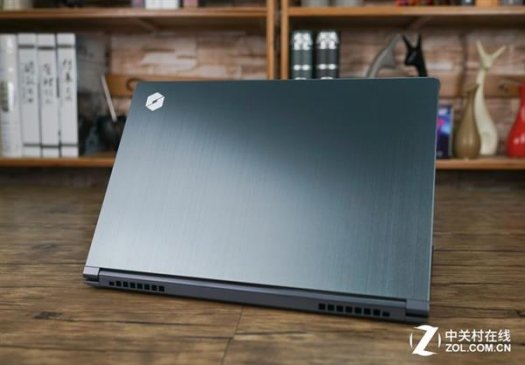 纤薄机身也有双风扇 机械革命S1星空灰版评测