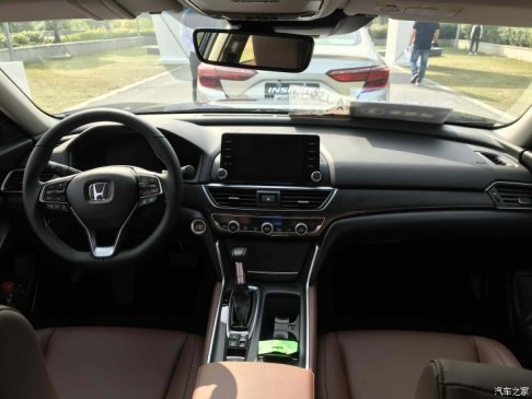配悬浮式屏幕 东风本田INSPIRE内饰首发
