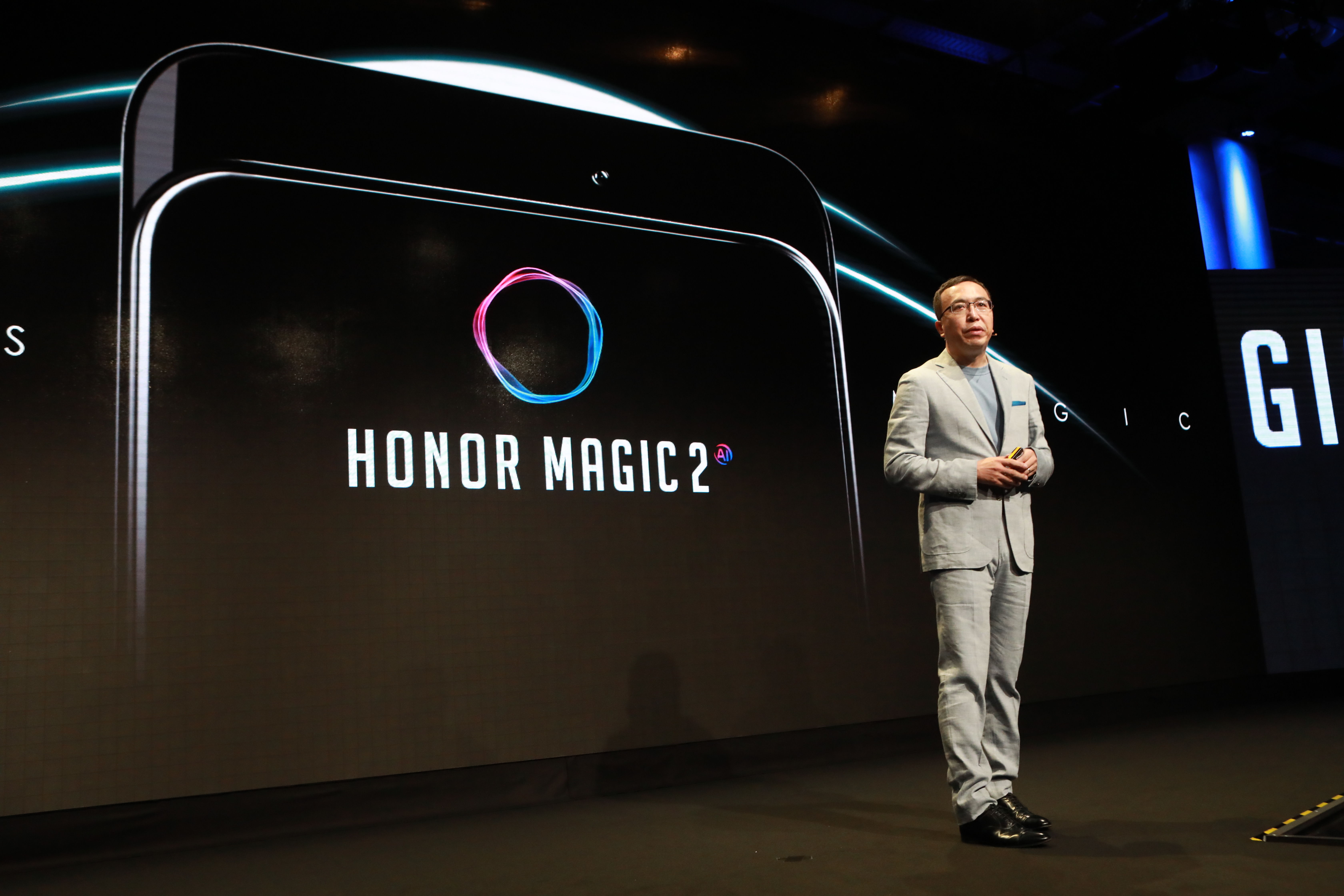 你想要的全面屏旗舰机来了 荣耀Magic 2月底登场