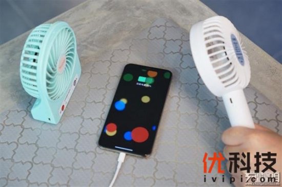 两台风扇怼着吹iPhone XS Max 充电会更快吗？
