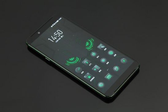 黑鲨游戏手机Helo上手：游戏实测几乎满帧