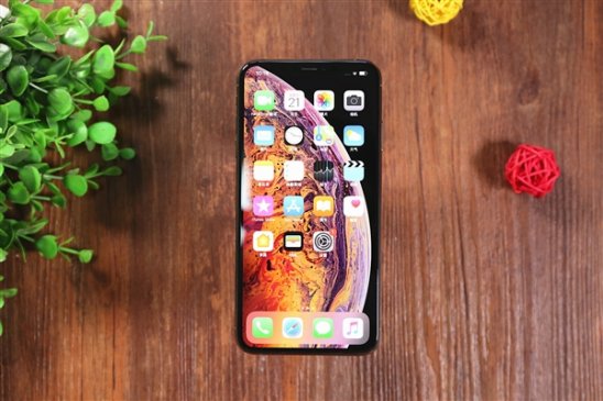 外媒称 LG的iPhone OLED屏幕终于量产