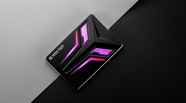 SSD也会RGB发光：铭瑄独裁者F7上市 480GB只卖399元