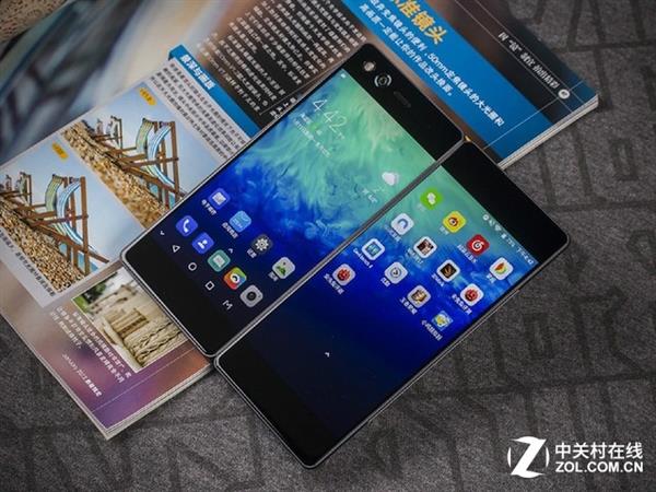 全面屏已经不够瞧 折叠手机是明年潮流