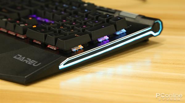 达尔优EK812升级版上手：这是我在入门级上看到最好看的灯效