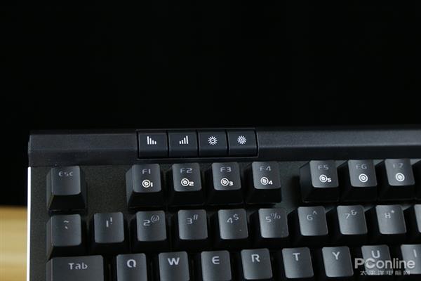 达尔优EK812升级版上手：这是我在入门级上看到最好看的灯效