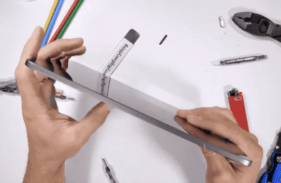 新iPad Pro暴力测试：很容易掰弯