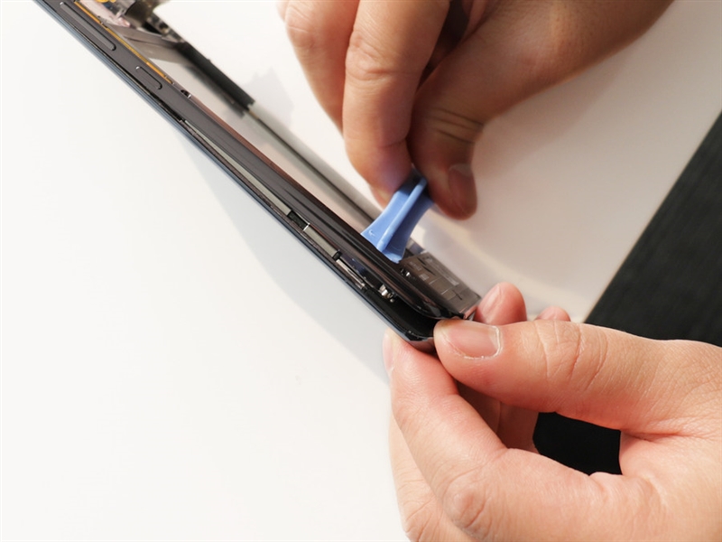 荣耀Magic2拆解：蝶式五轨滑屏 + 前后六摄