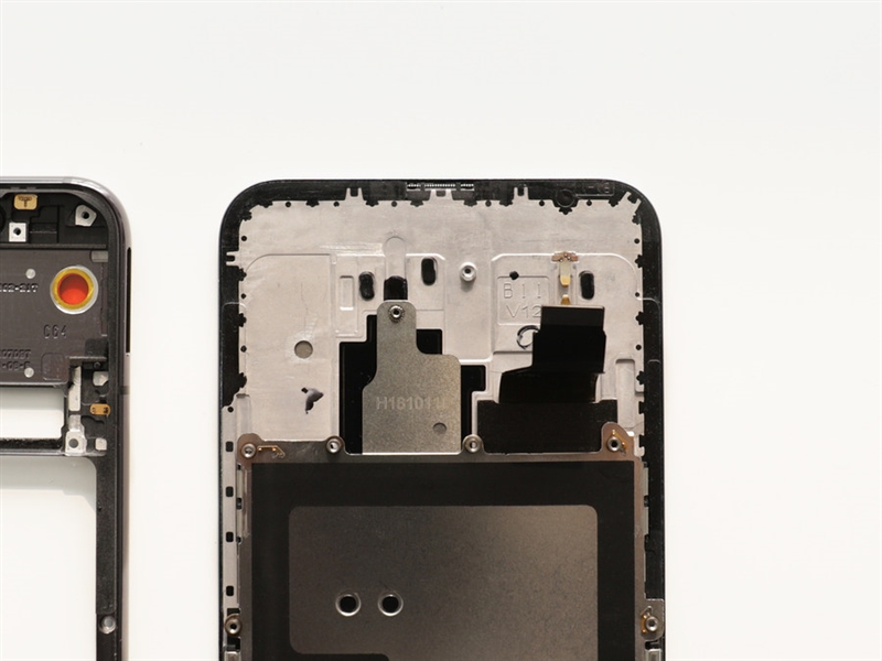 荣耀Magic2拆解：蝶式五轨滑屏 + 前后六摄