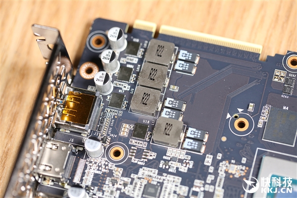 12999元疯狂堆料！索泰RTX 2080 Ti PGF显卡图赏