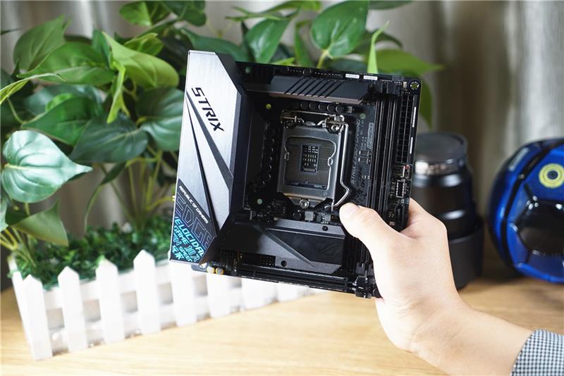 最强ITX主板！华硕ROG STRIX Z390-I GAMING评测：超频无敌小钢炮