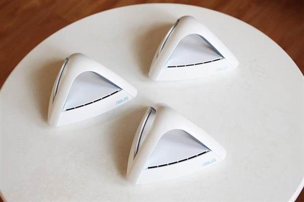 华硕Lyra Trio金字塔路由上手：大户型Wi-Fi覆盖无死角