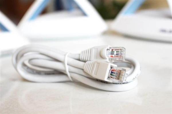 华硕Lyra Trio金字塔路由上手：大户型Wi-Fi覆盖无死角