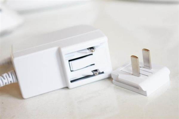 华硕Lyra Trio金字塔路由上手：大户型Wi-Fi覆盖无死角