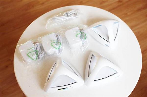 华硕Lyra Trio金字塔路由上手：大户型Wi-Fi覆盖无死角