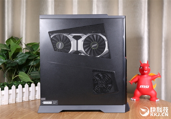 微星旗舰主机Trident X图赏：小机身容纳2080Ti