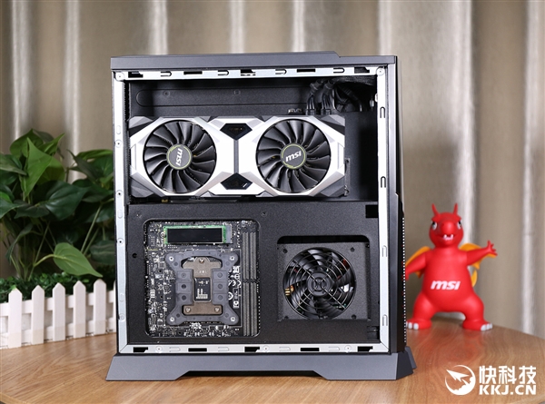 微星旗舰主机Trident X图赏：小机身容纳2080Ti