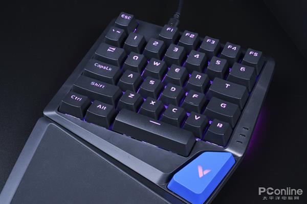 雷柏V550 RGB机械键盘上手：只有36个按键 为游戏而生