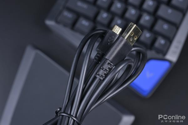 雷柏V550 RGB机械键盘上手：只有36个按键 为游戏而生