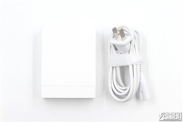 USB-A/C 72W输出：网易智造四口快充电源<a href='https://www.ivipi.com/pc/' target='_blank'><u>体验</u></a>