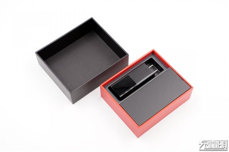 联想thinkplus口红电源拆解：内部设计精湛