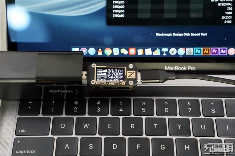 联想thinkplus口红电源拆解：内部设计精湛
