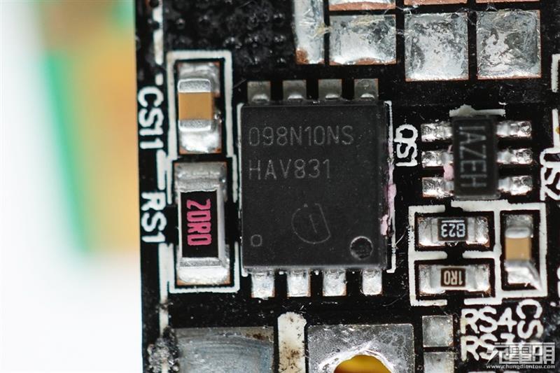 联想thinkplus口红电源拆解：内部设计精湛