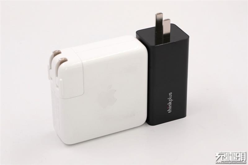 联想thinkplus口红电源拆解：内部设计精湛