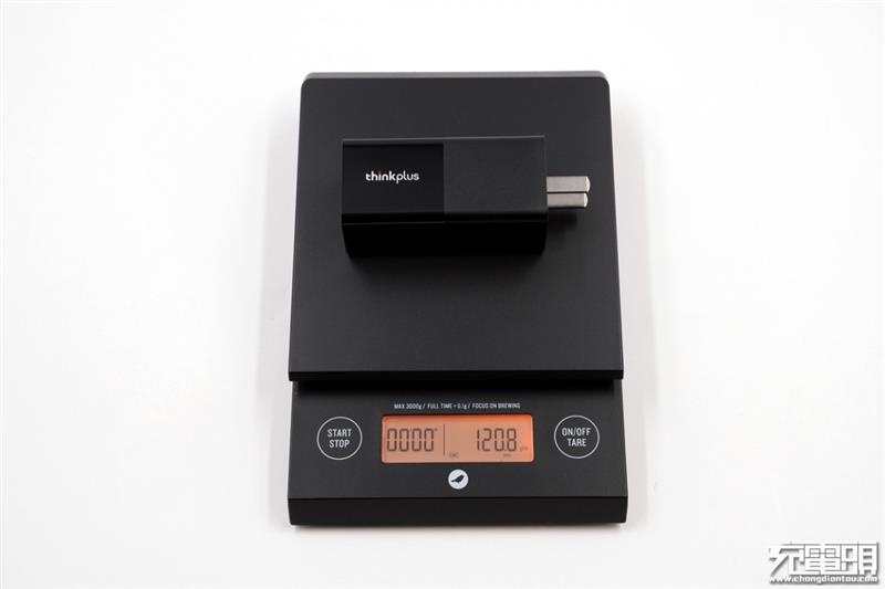 联想thinkplus口红电源拆解：内部设计精湛