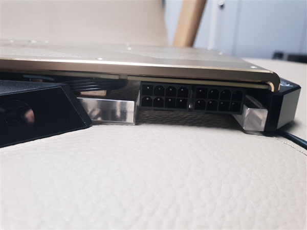 Titan RTX液冷超频：3DMark跑分超越Titan V 34％