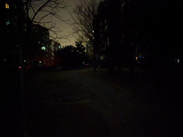 谷歌相机夜景模式移植测试：3年老机器变身夜视仪